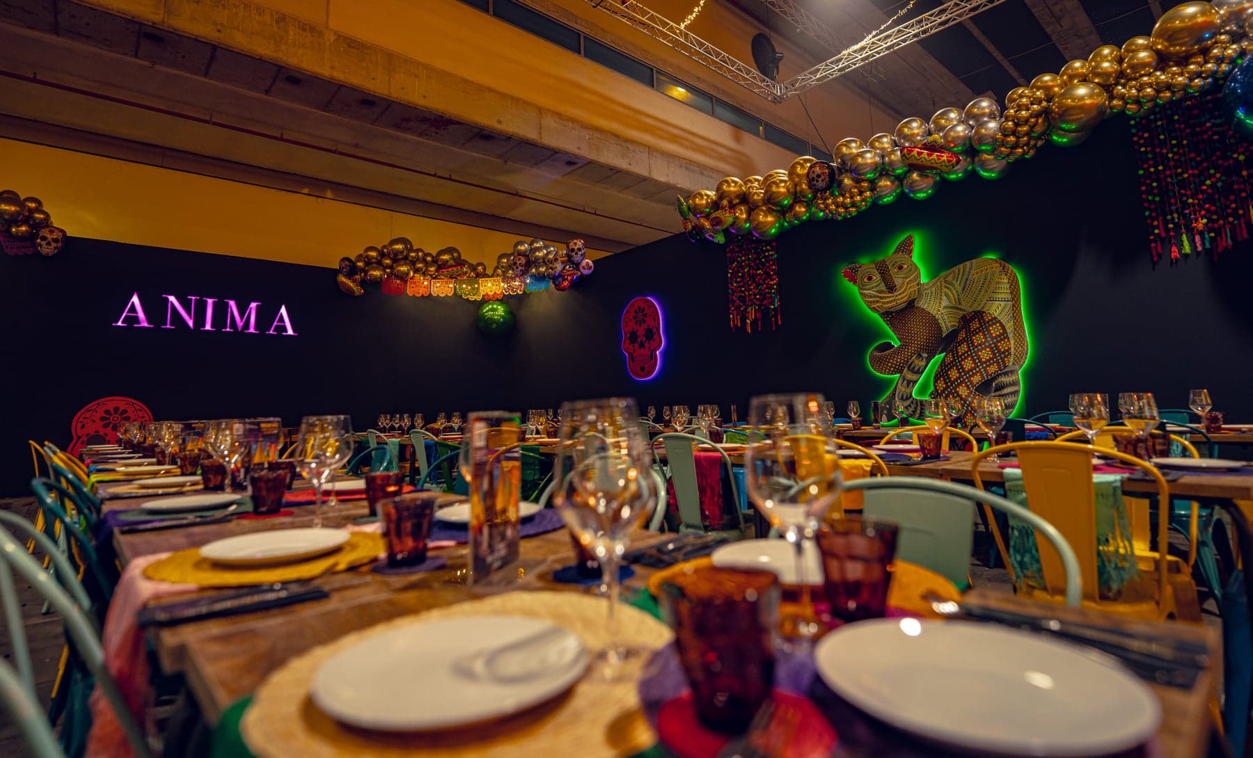 Sala de Ánima con su alebrije iluminado