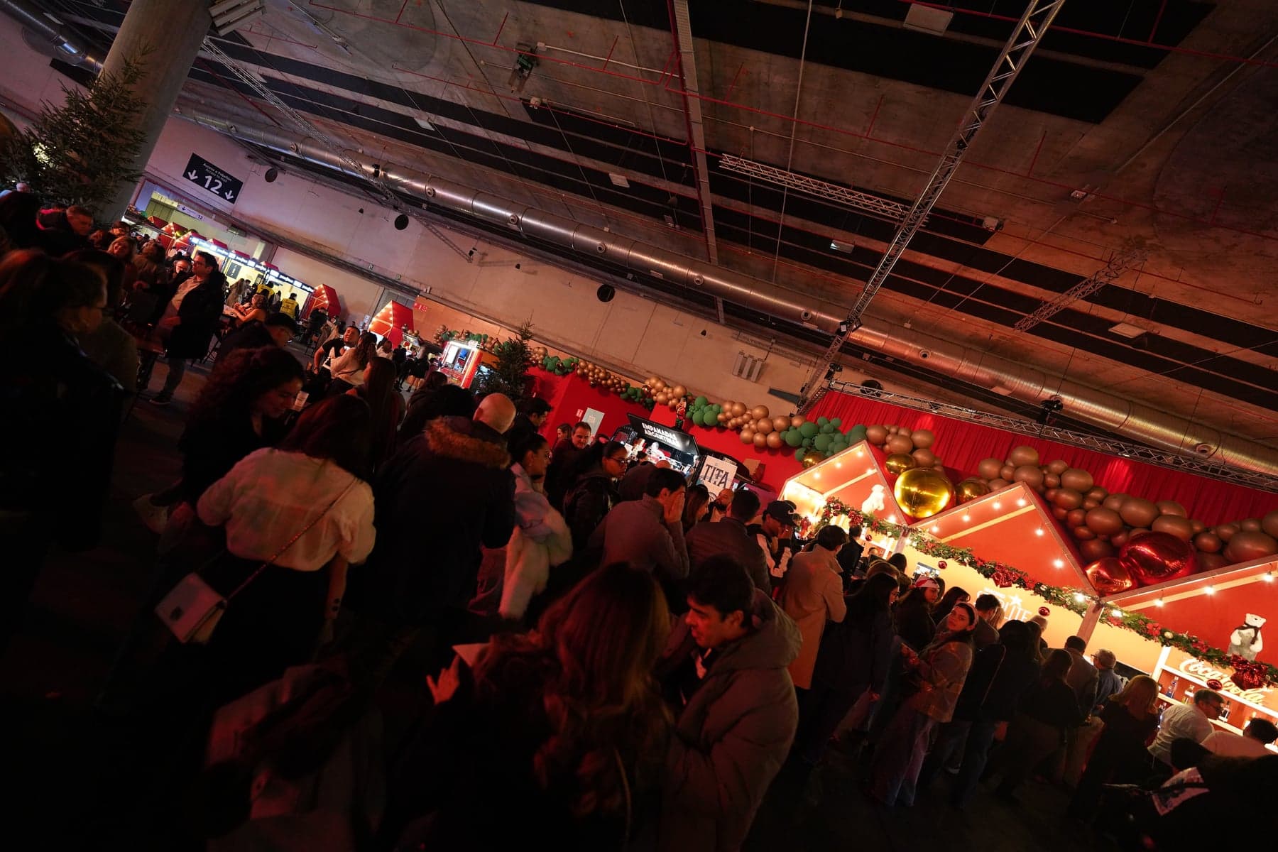Ambiente nocturno del recinto de Starlite Occident Madrid